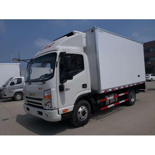 冷藏車 現(xiàn)代冷鏈物流的守護(hù)者